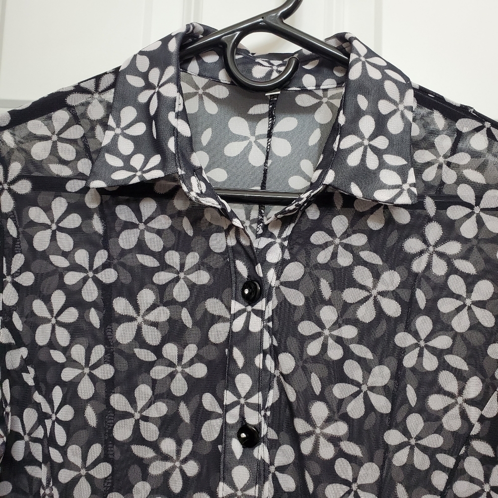 groovy Mesh button down tunic with daisies - 90’s does 60’s MOD junior XL 14/16